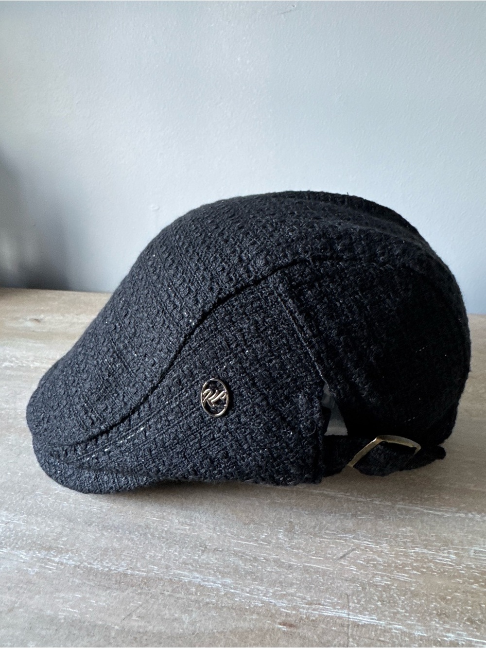 Textured Black Flat Cap / Newsboy Hat - Stylish Gatsby Hat - Unisex